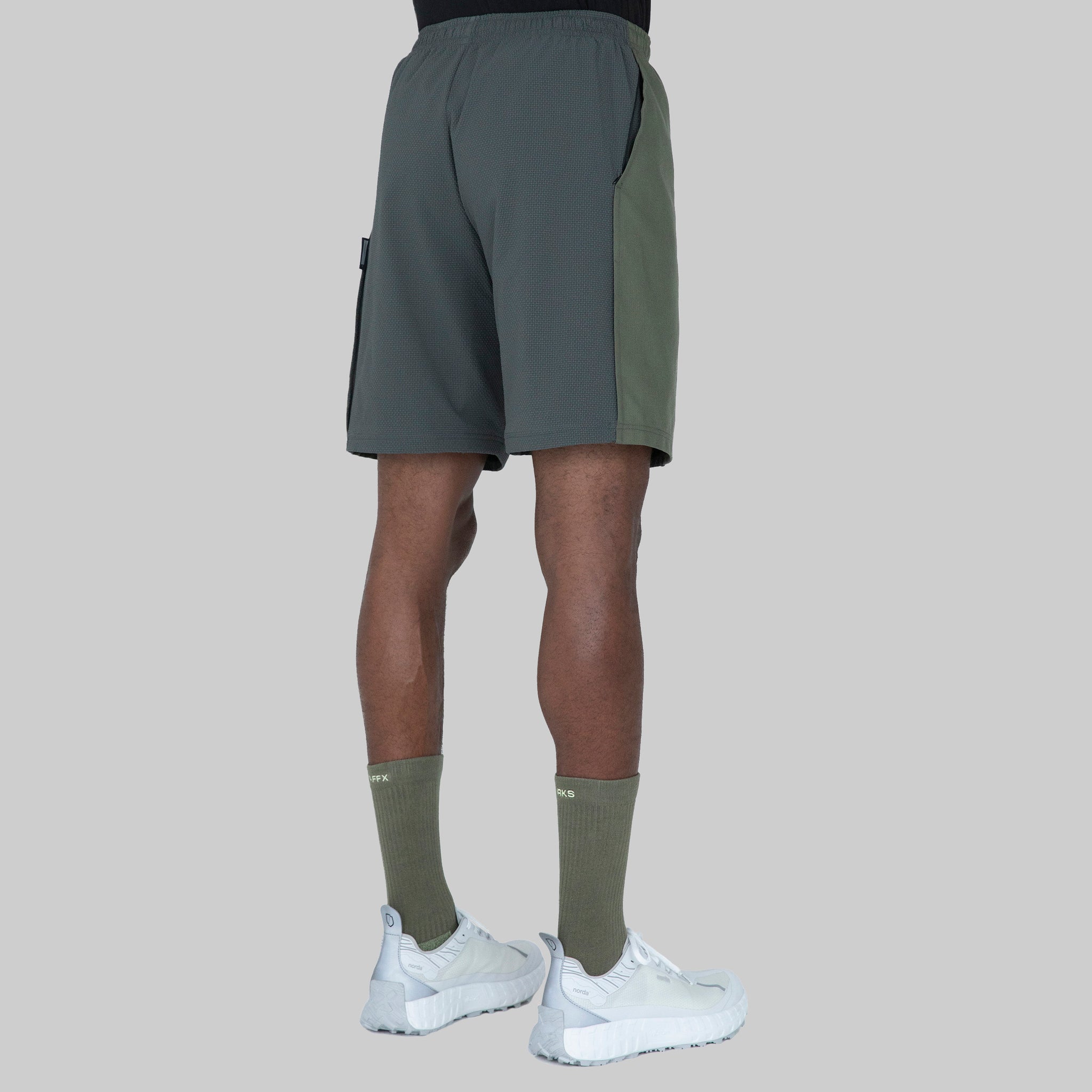 AFFXWRKS BALANCE SHORT GREY SEERSUCKER