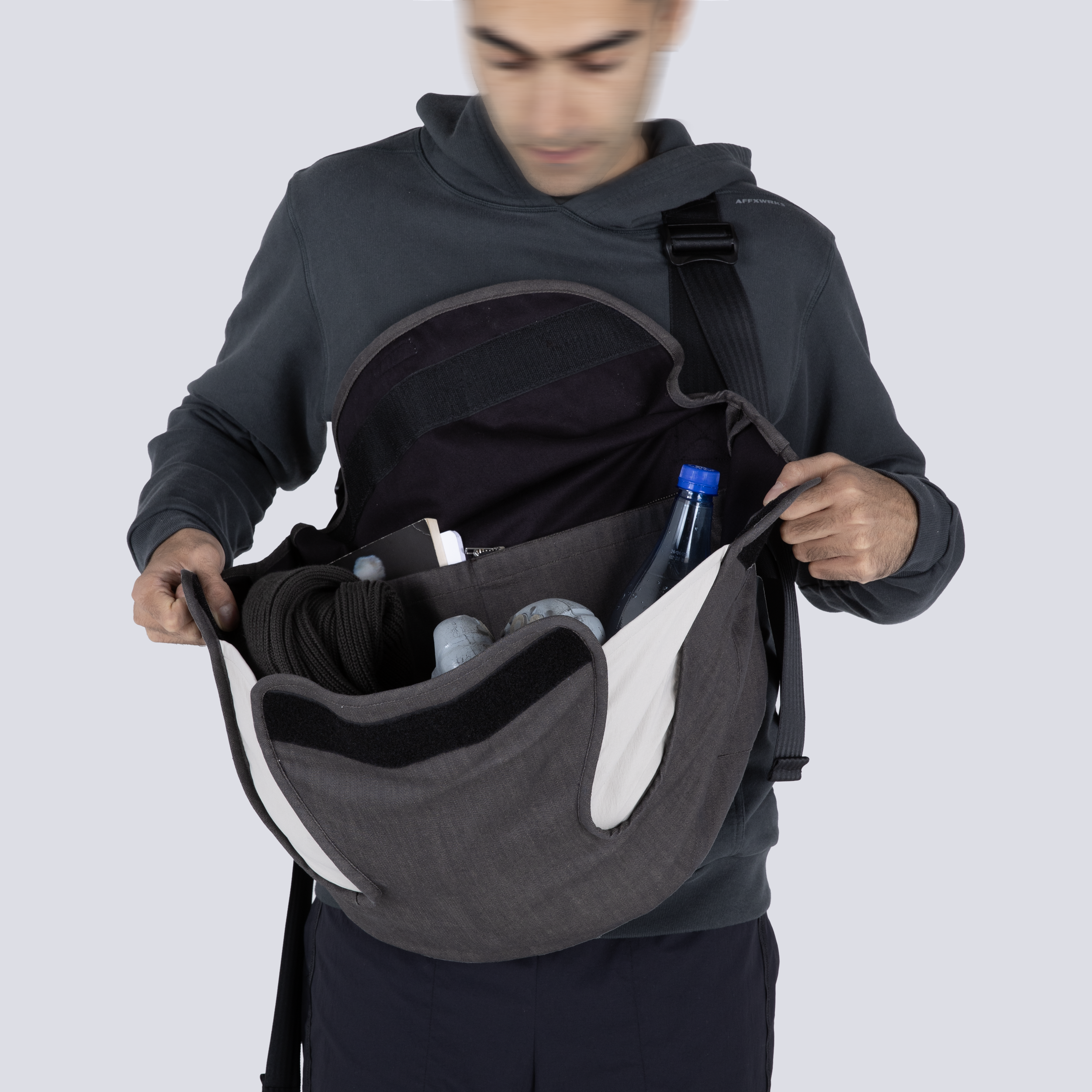 AFFXWRKS Rabin Messenger Bag Black AFFXWRKS Rabin Messenger Bag Black